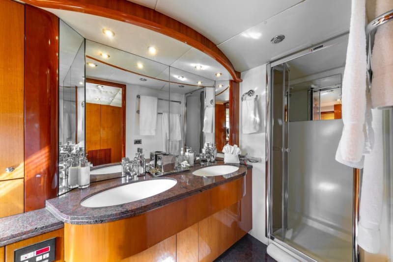 82' Sunseeker Alaina photo 6
