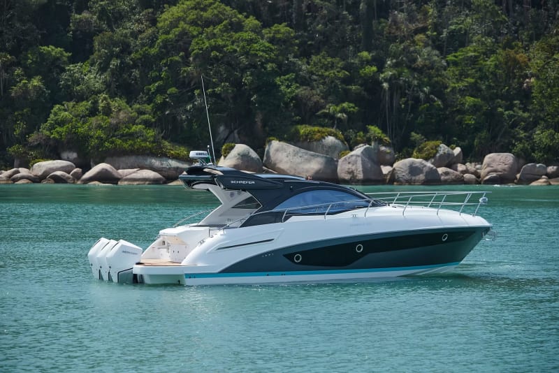 40' Schaefer luxury yacht charter Miami