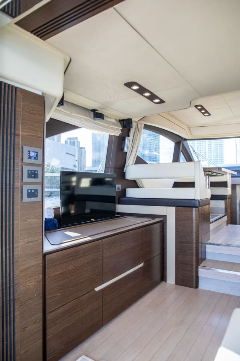 55' Azimut Julia Valentine photo 3