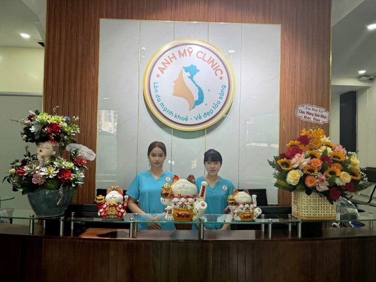 Lễ tân Anh Mỹ Clinic
