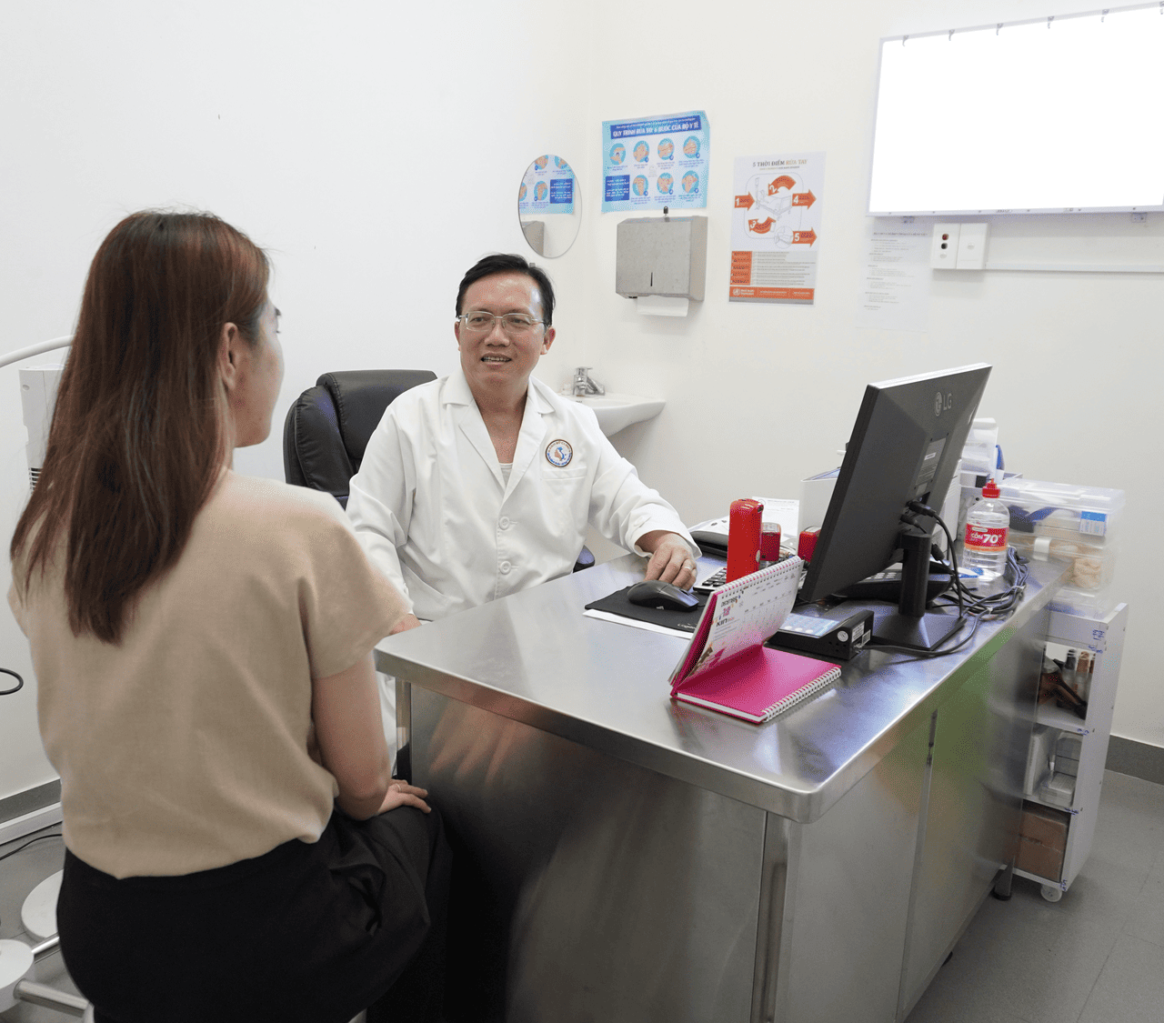 Bs Tuấn tư vấn thẩm mỹ da