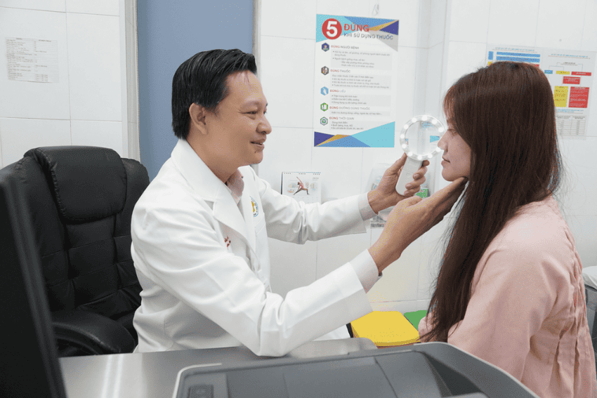 Bs Hữu Hà tư vấn thẩm mỹ da