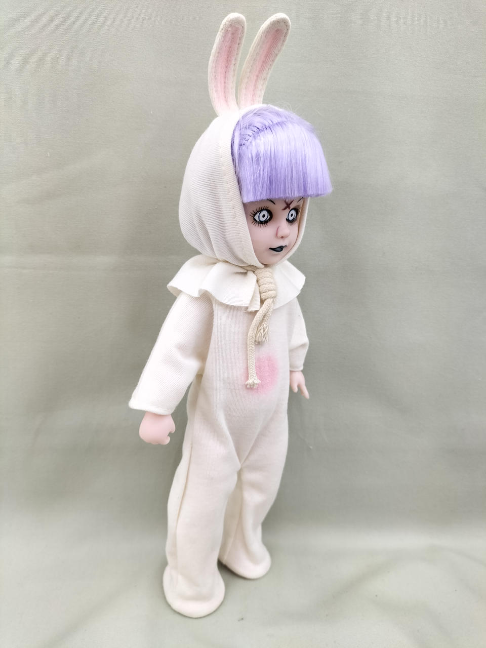 Figura Mezco Living Dead Dolls EGGZORCIST - Imagen 8 de 15