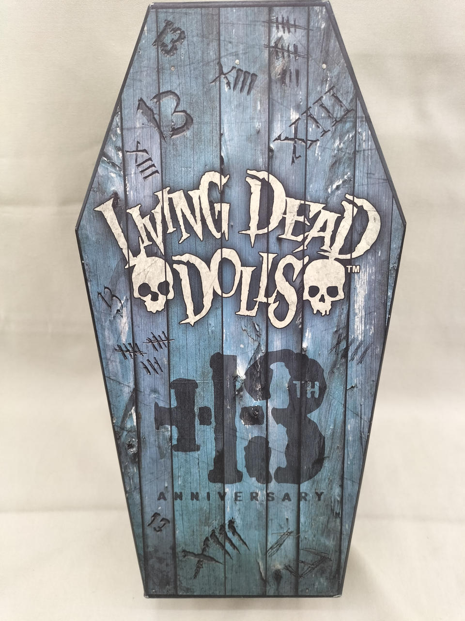 Figura Mezco Living Dead Dolls EGGZORCIST - Imagen 13 de 15