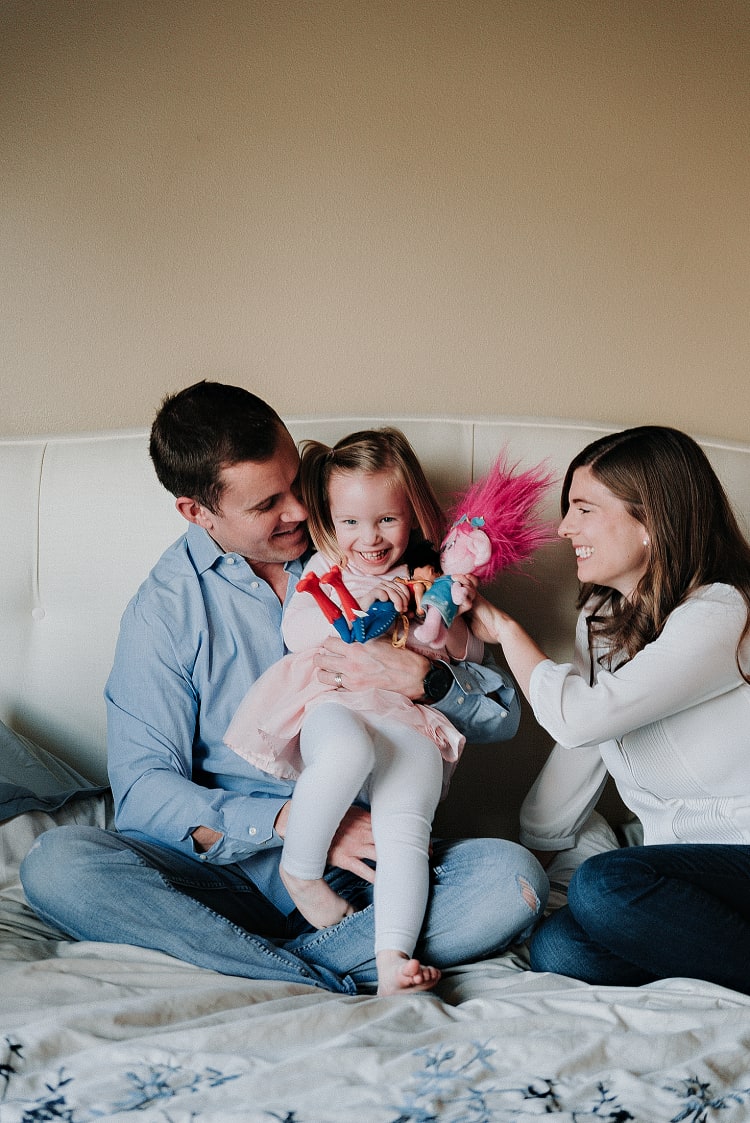 Lifestyle newborn photos at home - Snapshots by Jolene