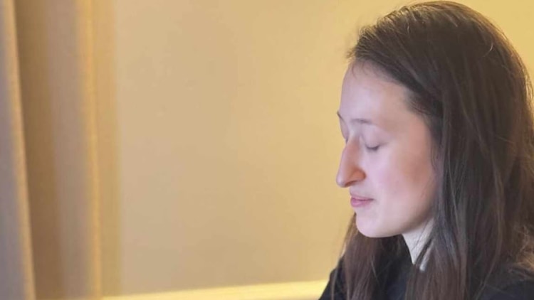 Magnetiseur Paris Amandine Jacob  Reiki, Chi Nei Tsang, Mémoires Akashiques