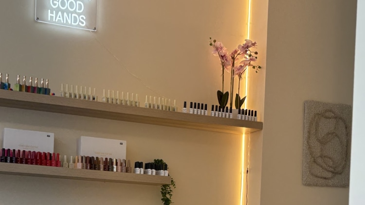 The Secret Of Beauty - 9 Pl. Simone Veil, Meudon, France - Wellengo