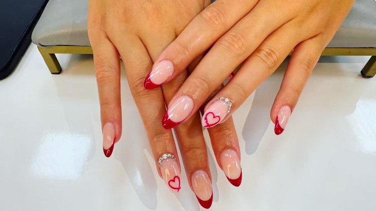 Top Nails - 103 Rue Grande, Fontainebleau, France - Wellengo