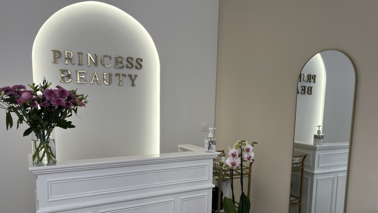 Princess Beauty - 39 Rue de l'Arbalète, Paris, France - Wellengo