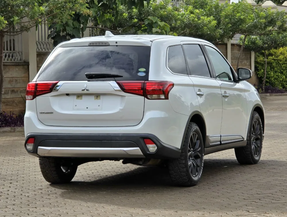 🔺 2017 MITSUBISHI OUTLANDER - Zata Motors