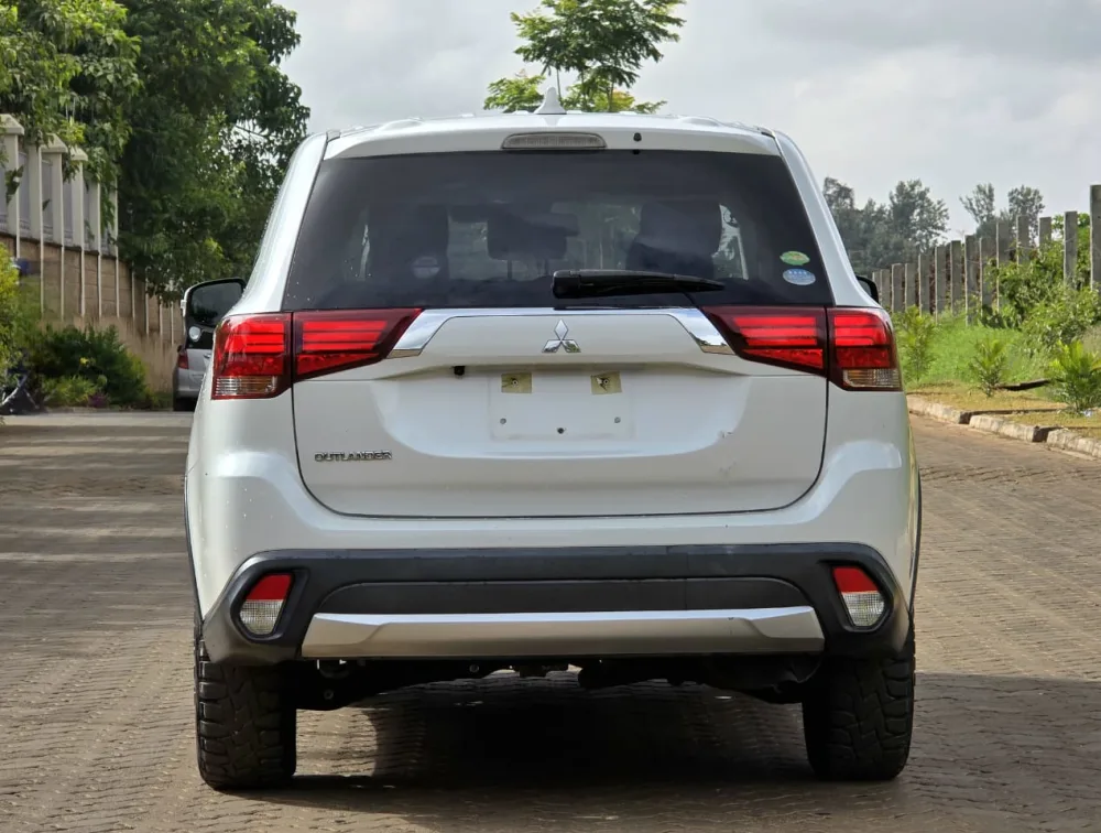 🔺 2017 MITSUBISHI OUTLANDER - Zata Motors
