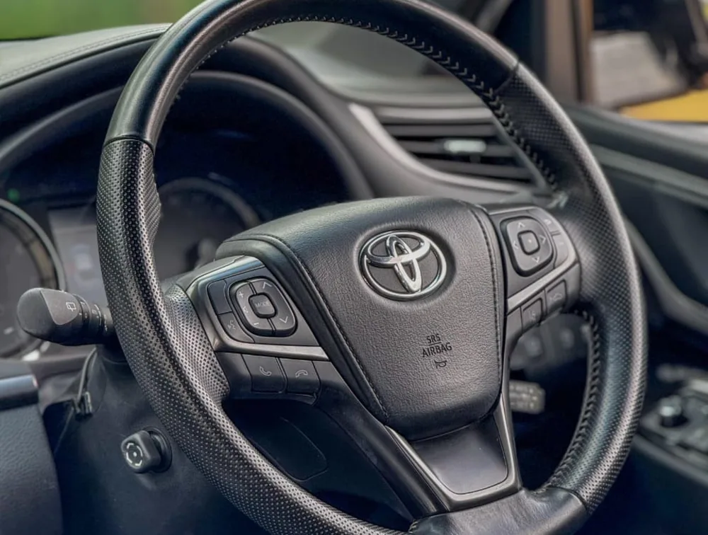 2020 TOYOTA HARRIER PREMIUM - Zata Motors