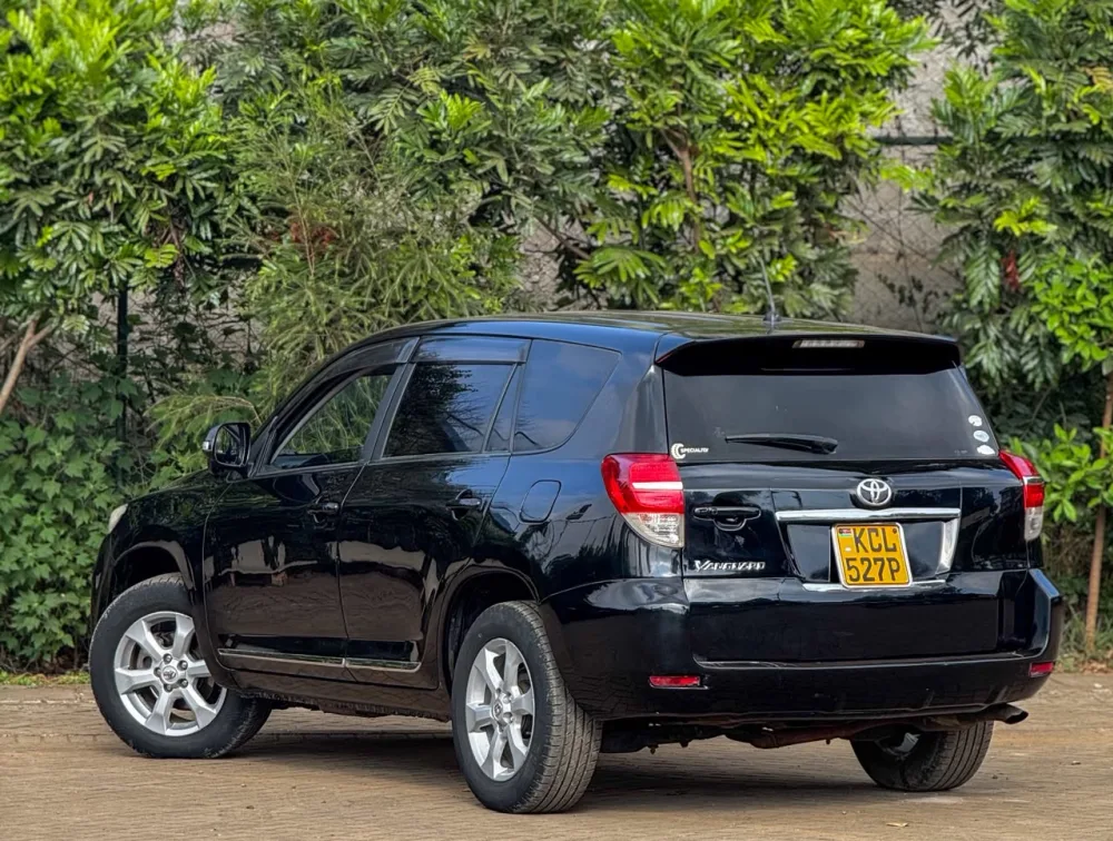 2011 TOYOTA VANGUARD 7 SEATER 4WD - Zata Motors