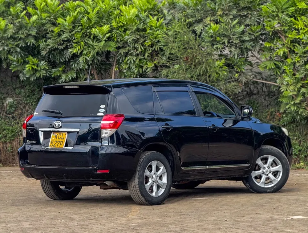 2011 TOYOTA VANGUARD 7 SEATER 4WD - Zata Motors