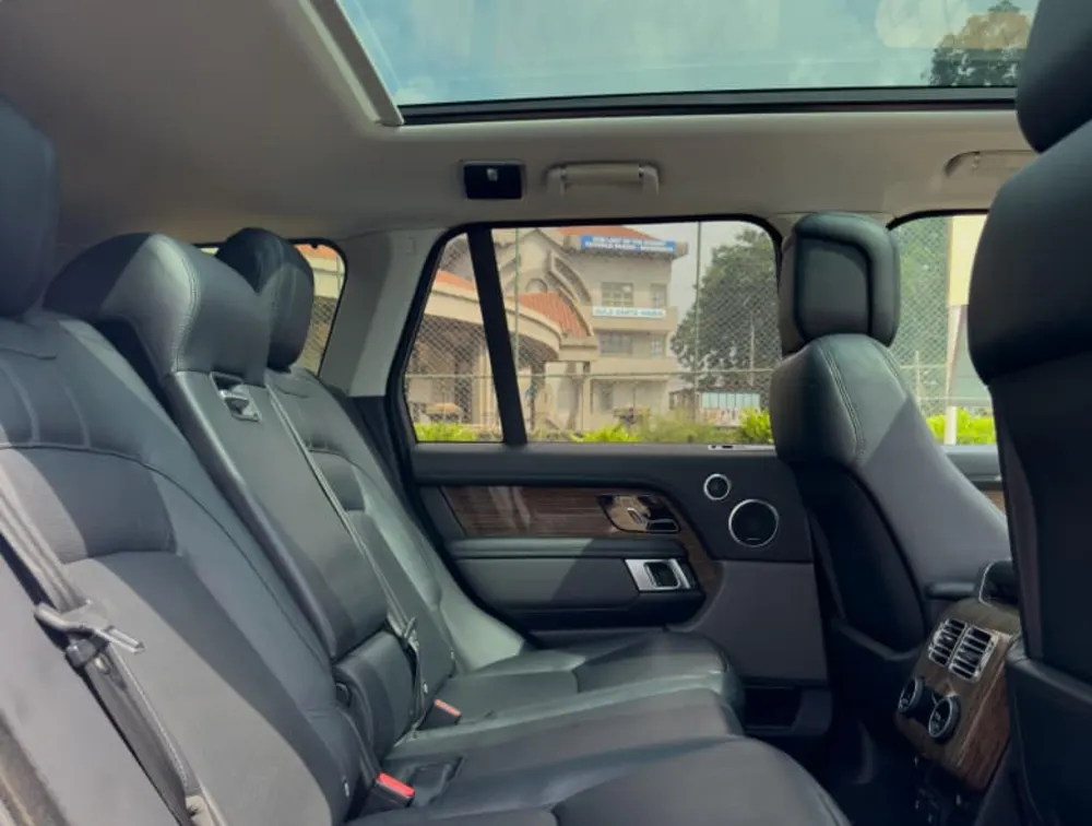 2019 RANGE ROVER VOGUE SE - Zata Motors