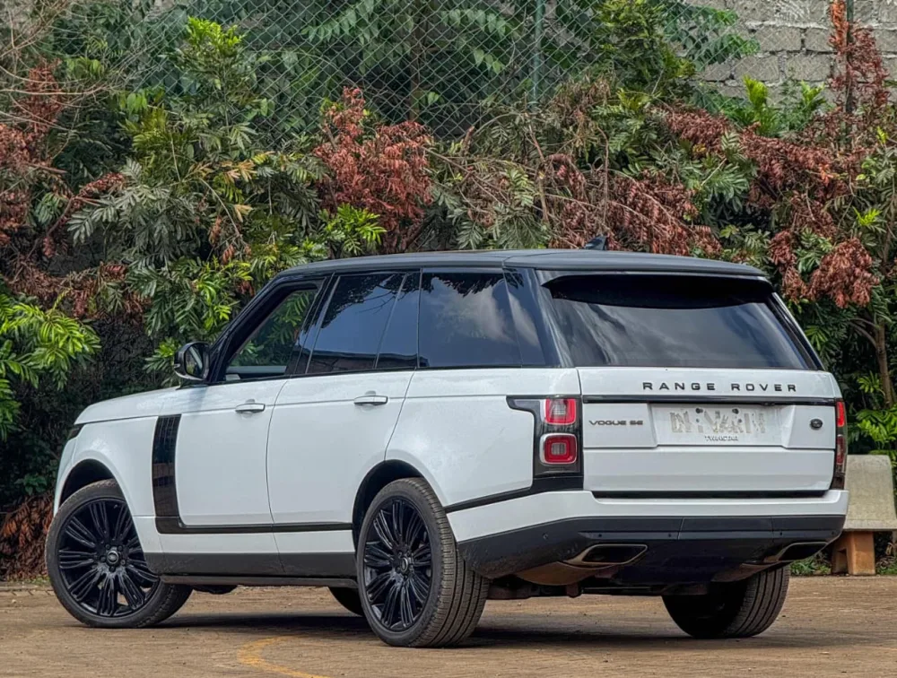 2019 RANGE ROVER VOGUE SE - Zata Motors