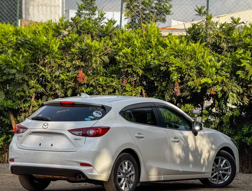 2019 MAZDA AXELA PETROL 15S - Zata Motors