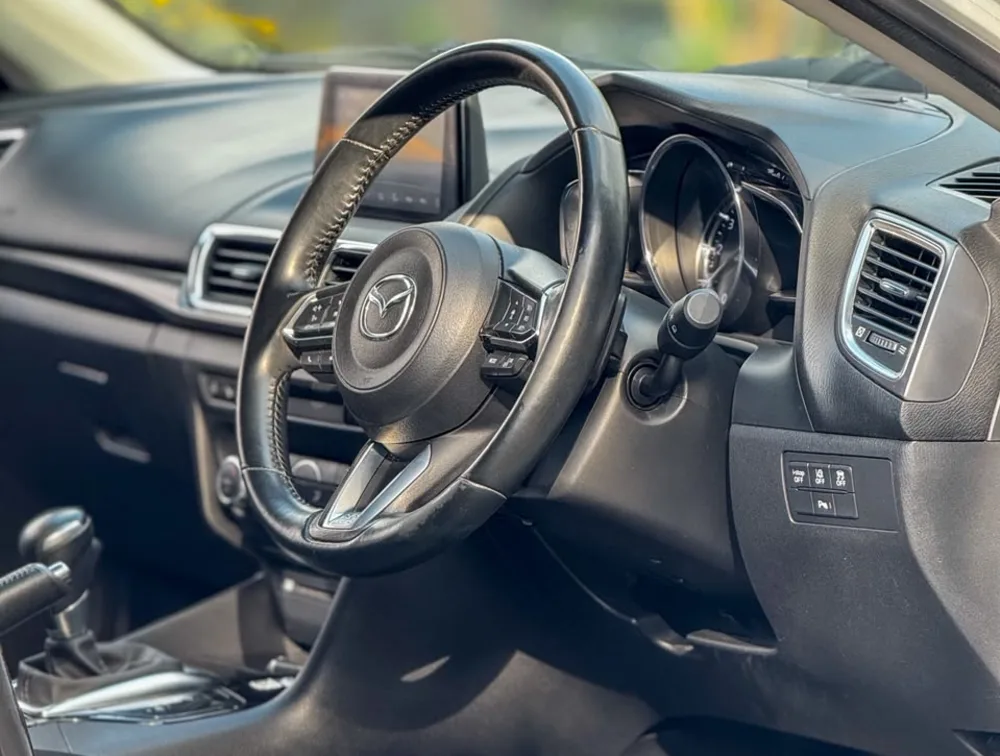 2019 MAZDA AXELA PETROL 15S - Zata Motors