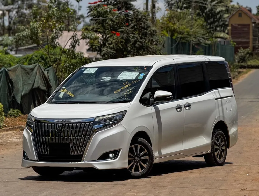 ️ 2019 TOYOTA ESQUIRE 8 SEATER  LEATHER - Zata Motors