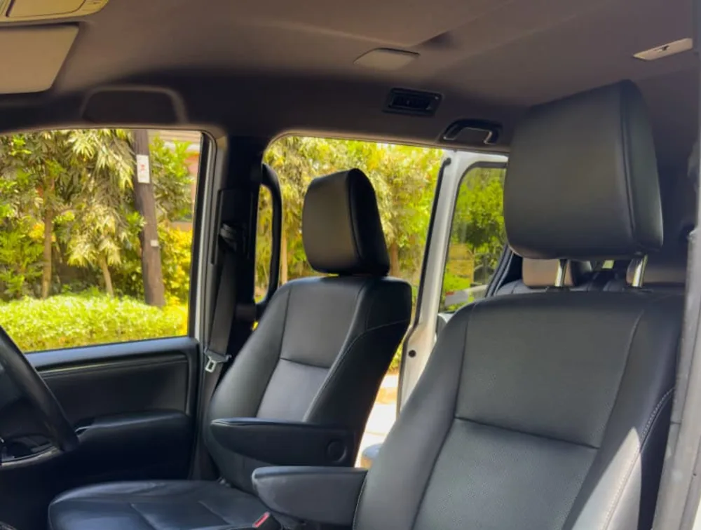 ️ 2019 TOYOTA ESQUIRE 8 SEATER  LEATHER - Zata Motors