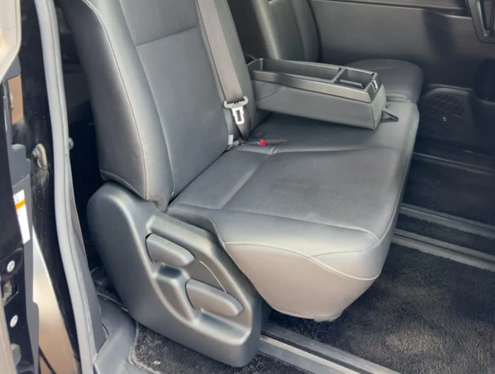 2019 TOYOTA ESQUIRE 8 SEATER  LEATHER - Zata Motors