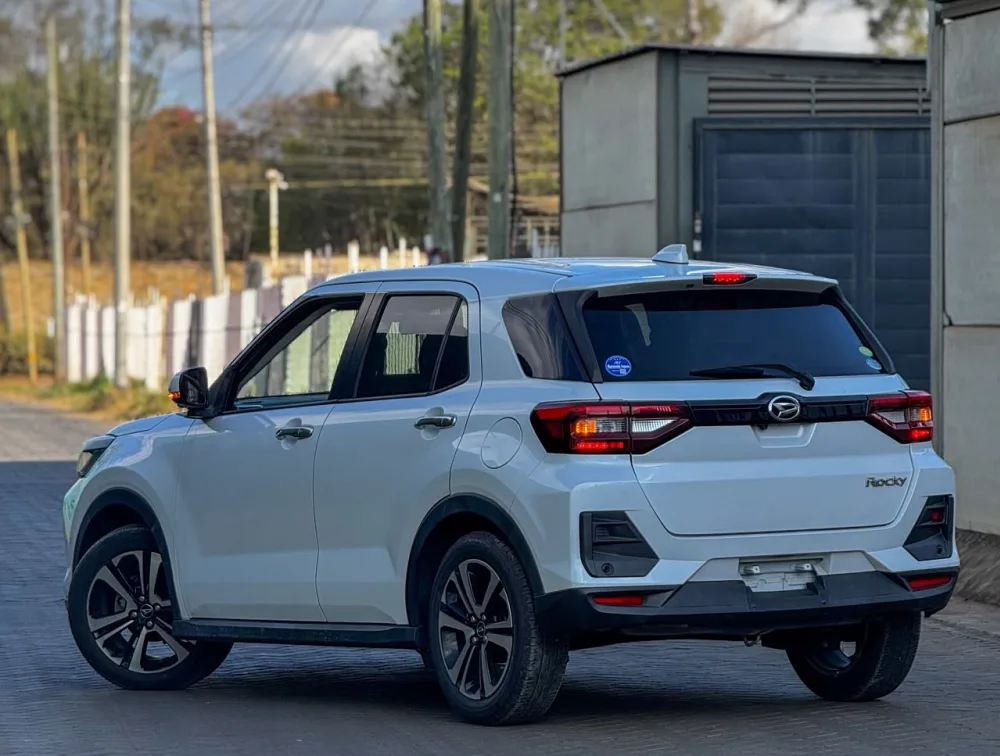  2019 DIAHATSU ROCKY - TOYOTA RAIZE - Zata Motors