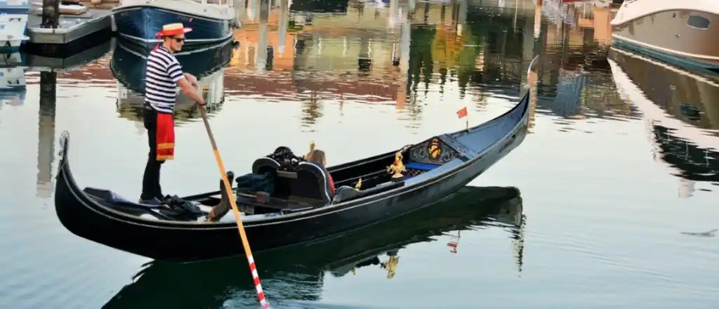 Enjoy the Love Rides of Gondola in Dallas
