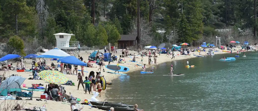 Tourist Attractions and Crowds in Lake Tahoe
