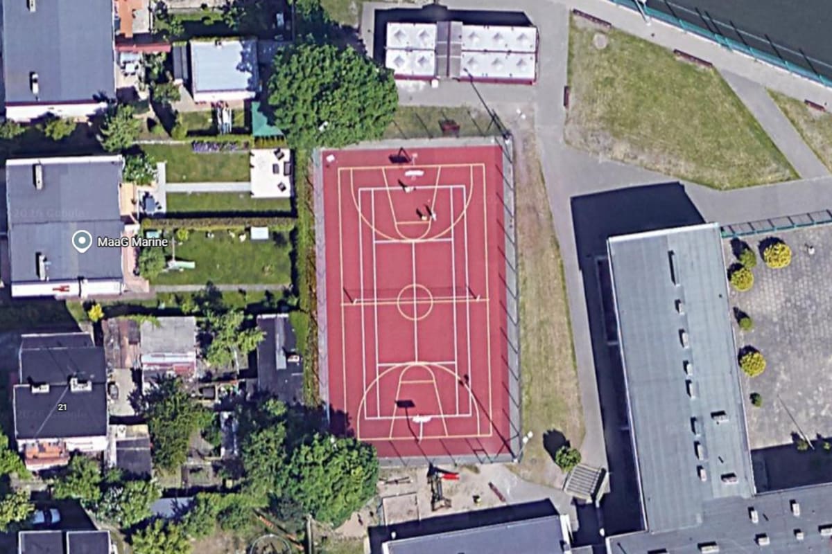 Kort tenisowy przy szkole podstawowej nr 29 w Gdyni