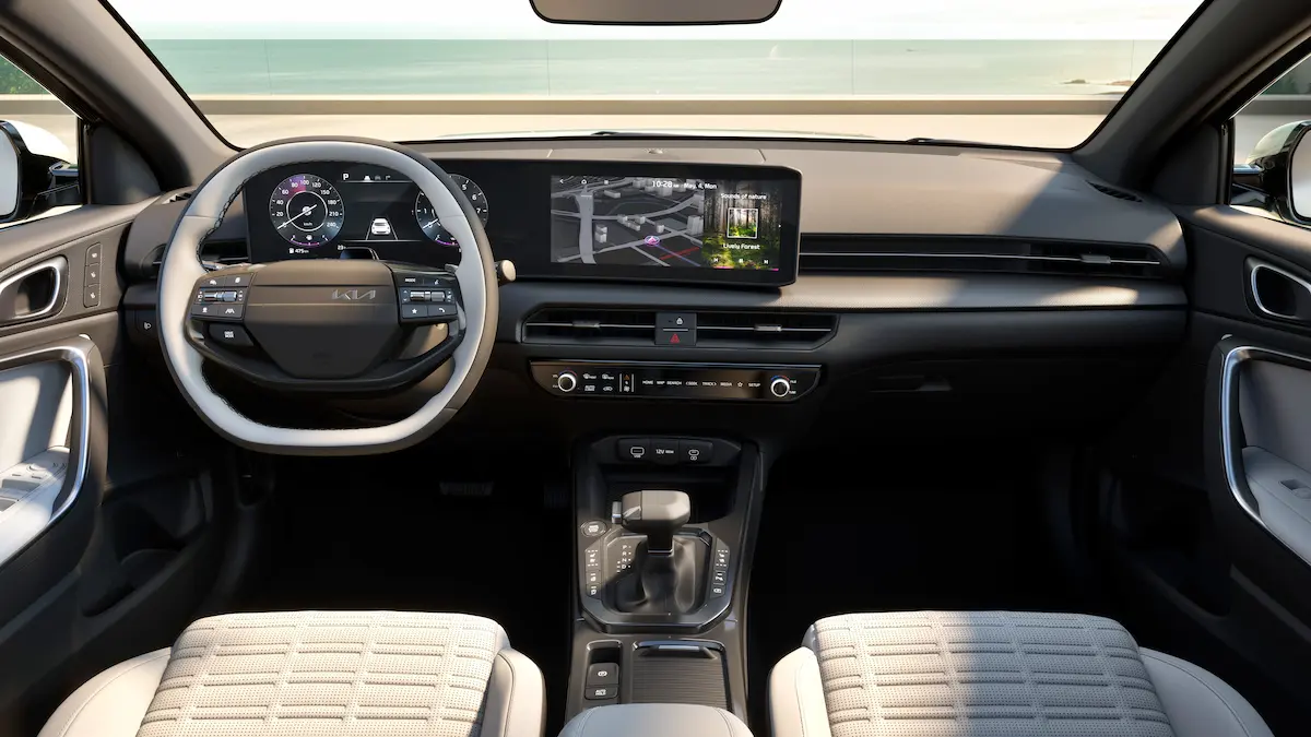 Kia XCeed 2026: el crossover europeo que Kia renueva con doble pantalla y híbrido suave imagen 4