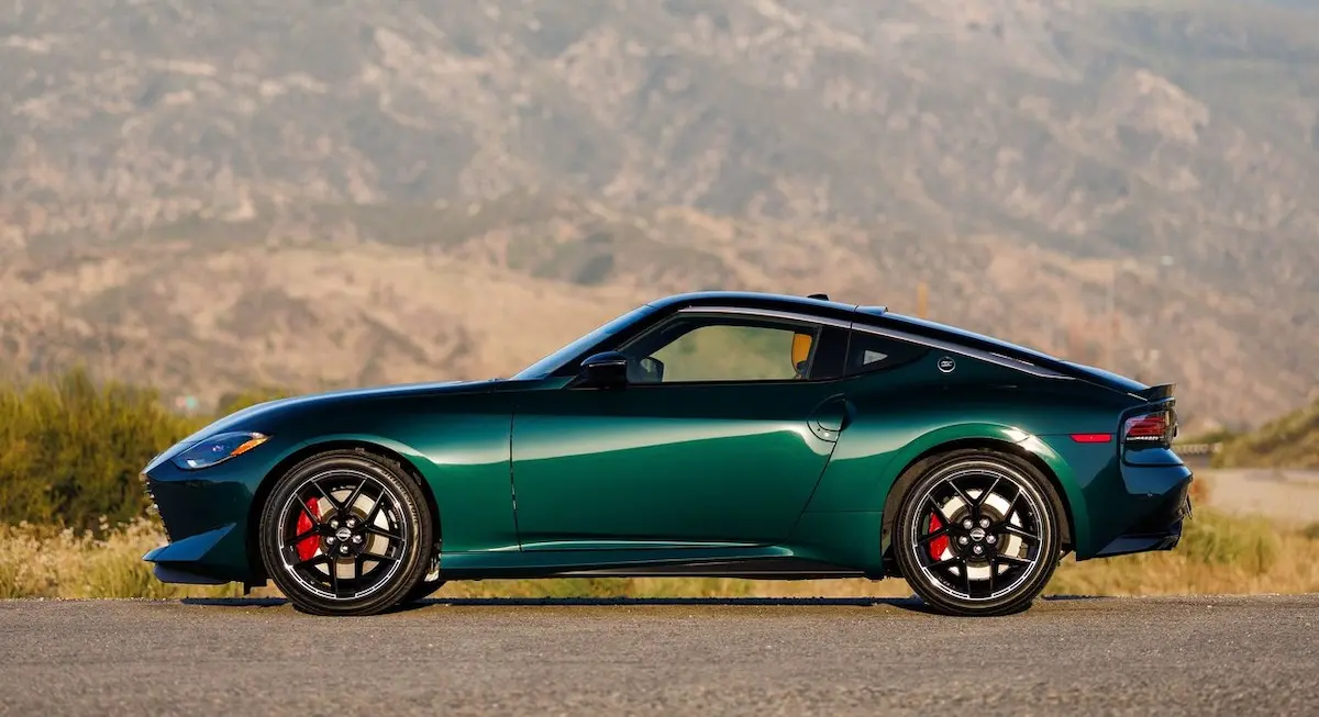 Nissan Z Performance 2027: nuevo frente, verde Shinkai y más chasis imagen 6