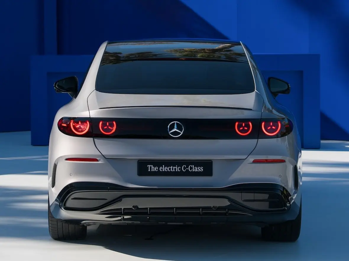 Mercedes-Benz Clase C eléctrico 2026: el sedán que redefine el segmento premium imagen 6