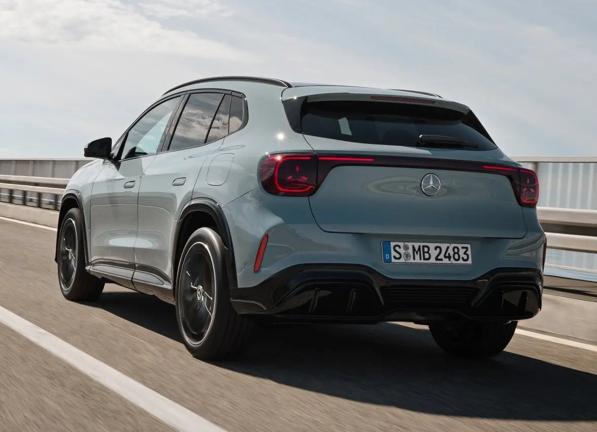 Mercedes-Benz GLA 2026: la nueva generación eléctrica con pantalla MBUX Superscreen imagen 5