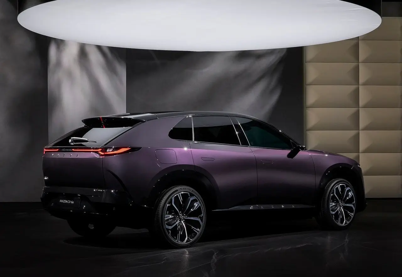 Mazda CX-6e 2027: el SUV eléctrico elegante que Mazda estrena en Europa imagen 6