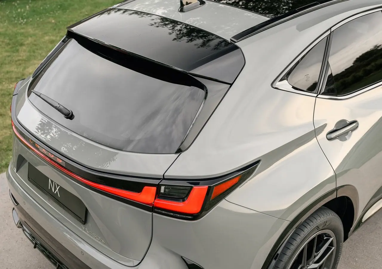 Lexus NX 2027: el enchufable que ya se usa como un eléctrico imagen 3