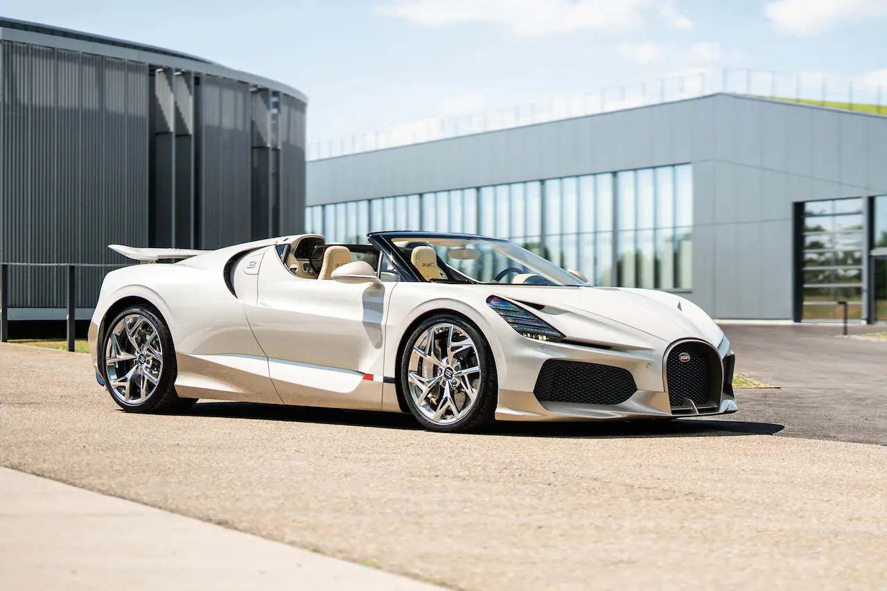 Bugatti W16 Mistral 2026: el último de su especie ya salió de fábrica
