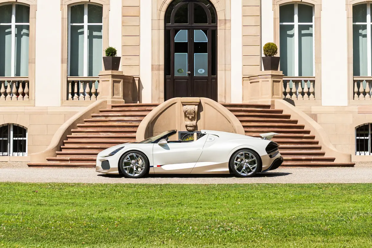 Bugatti W16 Mistral 2026: el último de su especie ya salió de fábrica imagen 2
