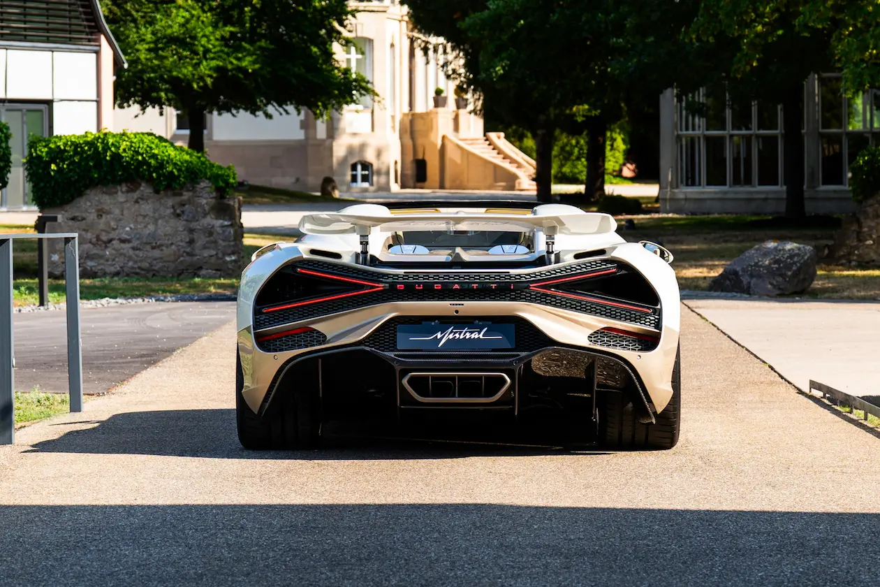 Bugatti W16 Mistral 2026: el último de su especie ya salió de fábrica imagen 3