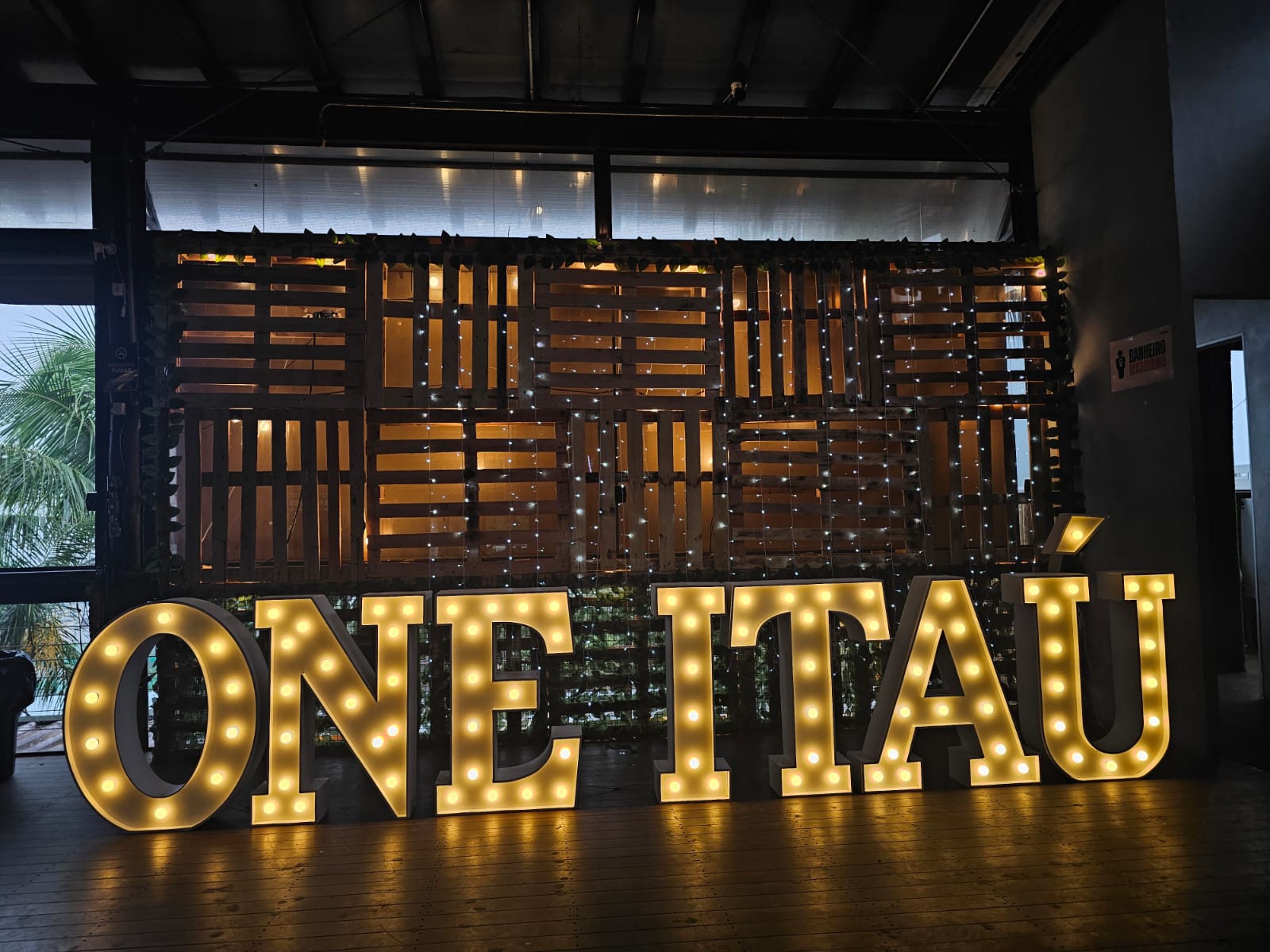 Letreiro iluminado 3