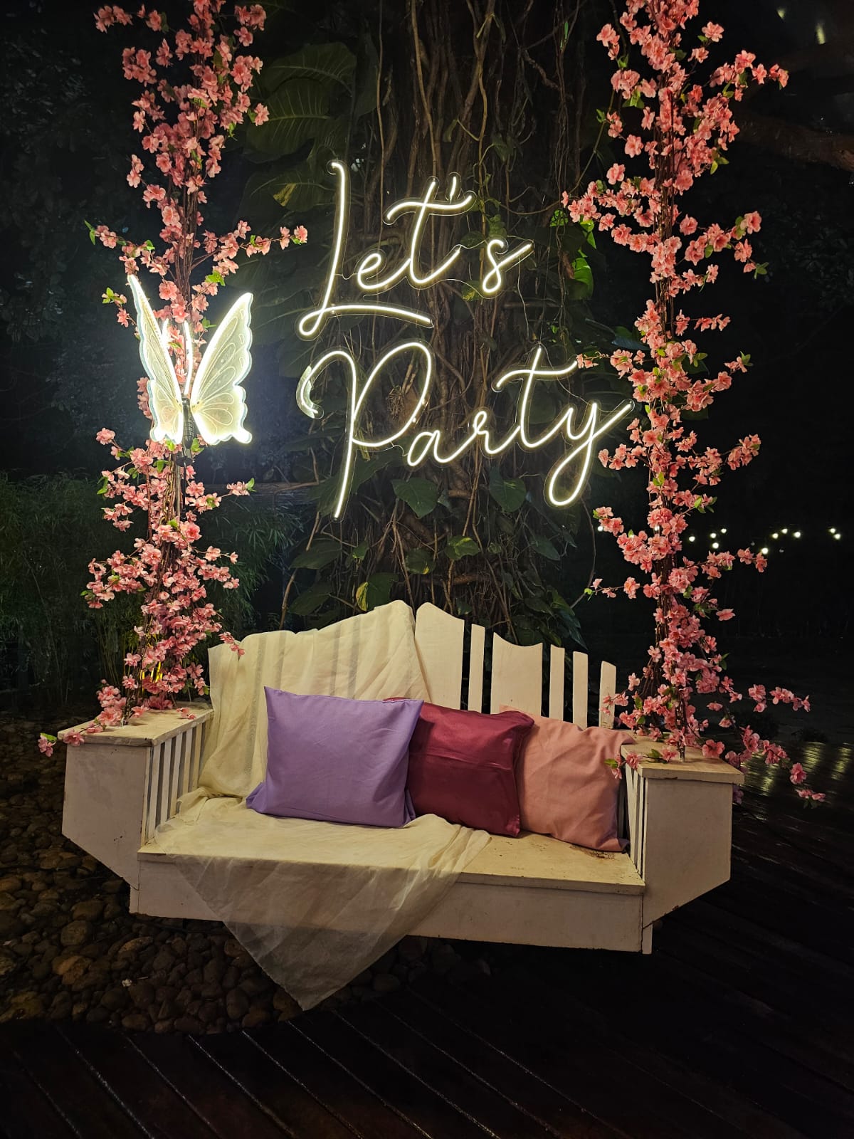 Letreiro com acabamento espelhado