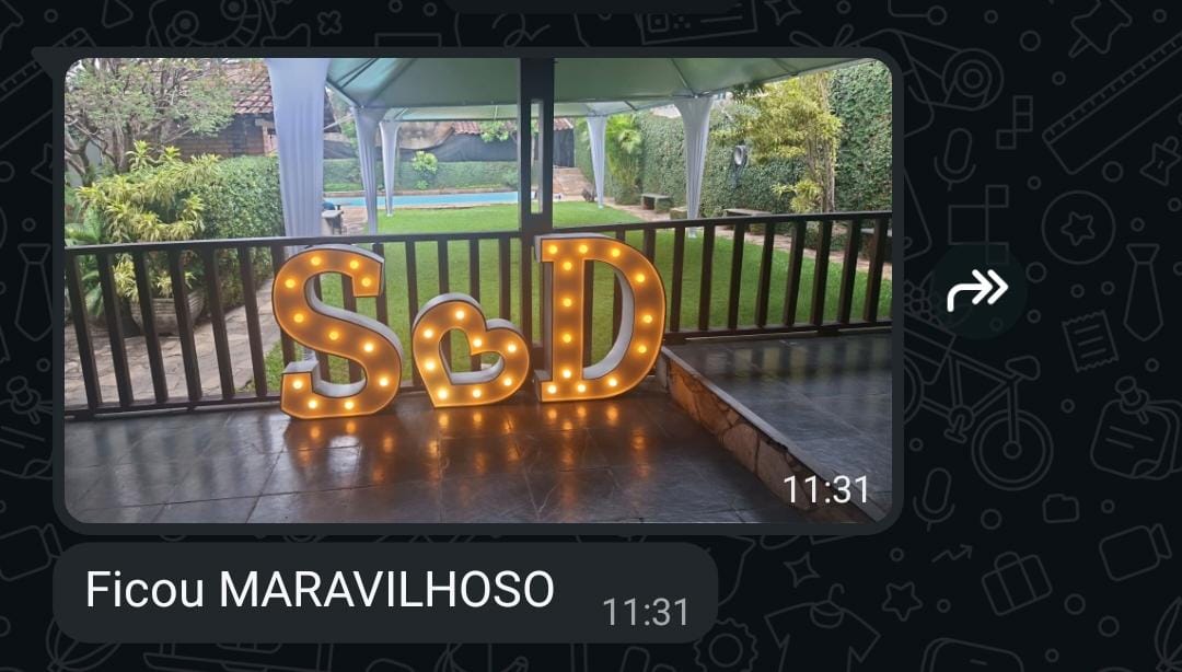 Evento corporativo com iluminação