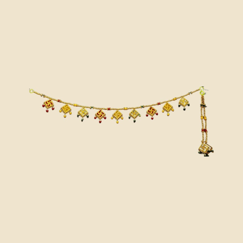 Decorative Door Bandhanwar (Item 00266) on a warm ivory background