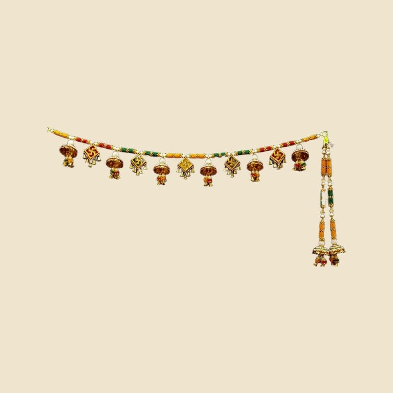 Decorative Door Bandhanwar (Item 00174) on a warm ivory background