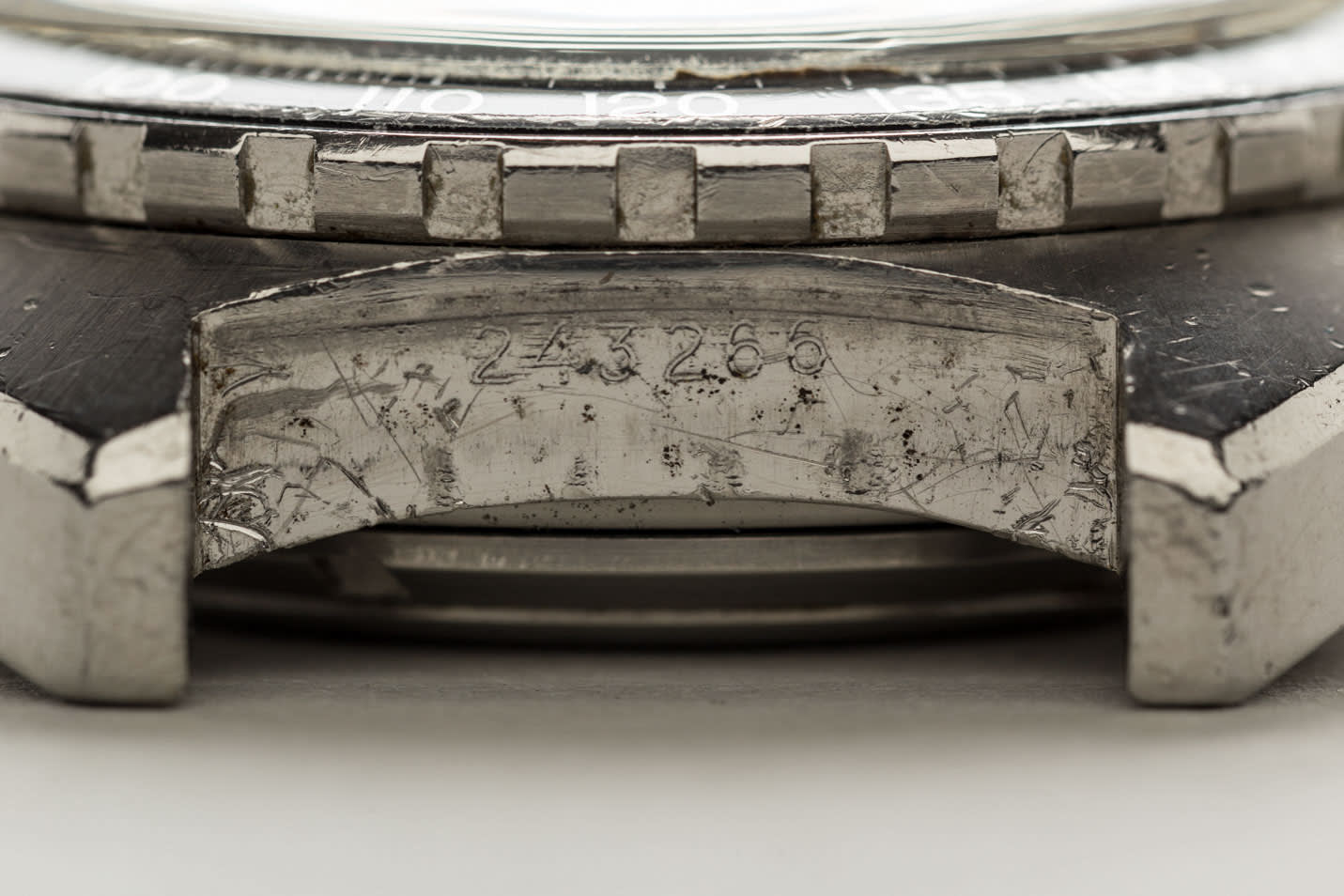 Heuer GMT 1163 view 6