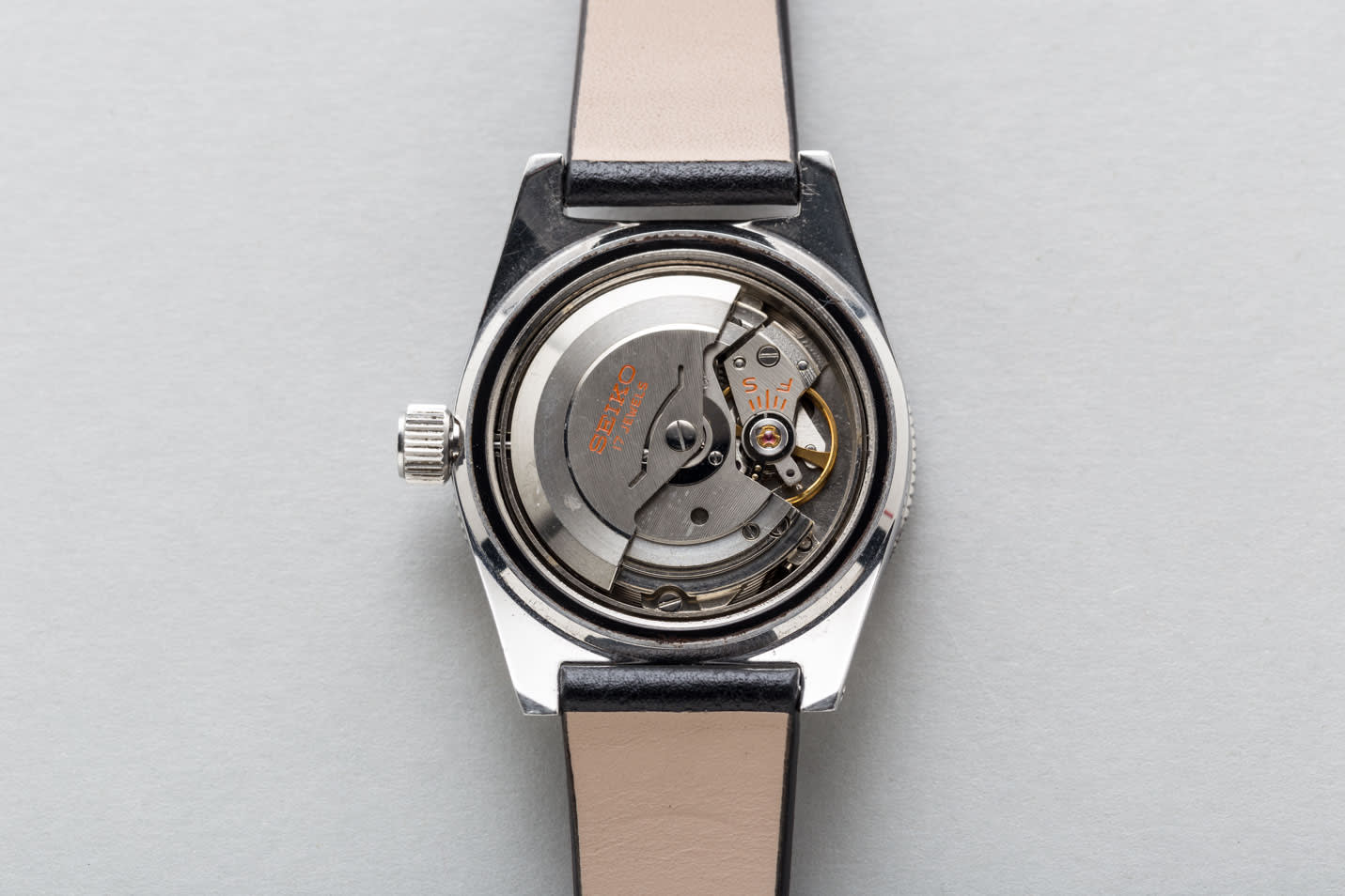 Seiko 6217 Vintage Diver view 7