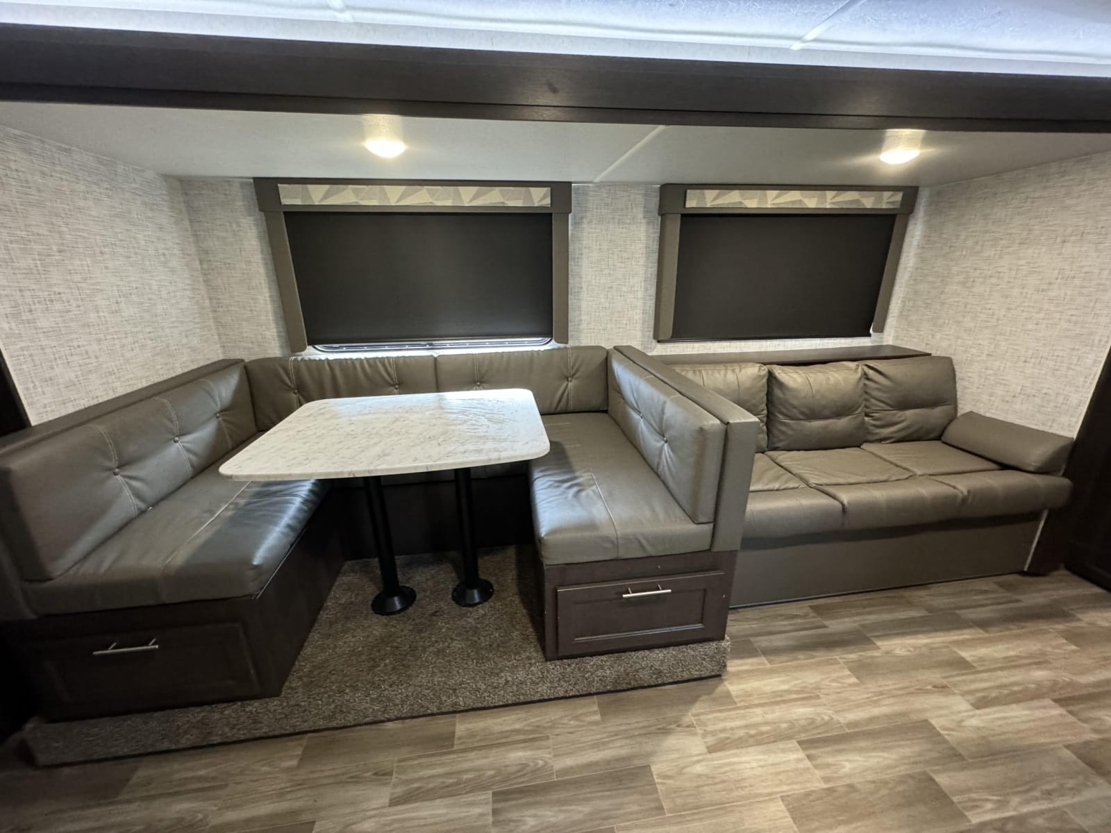 Dinette, Sofa
