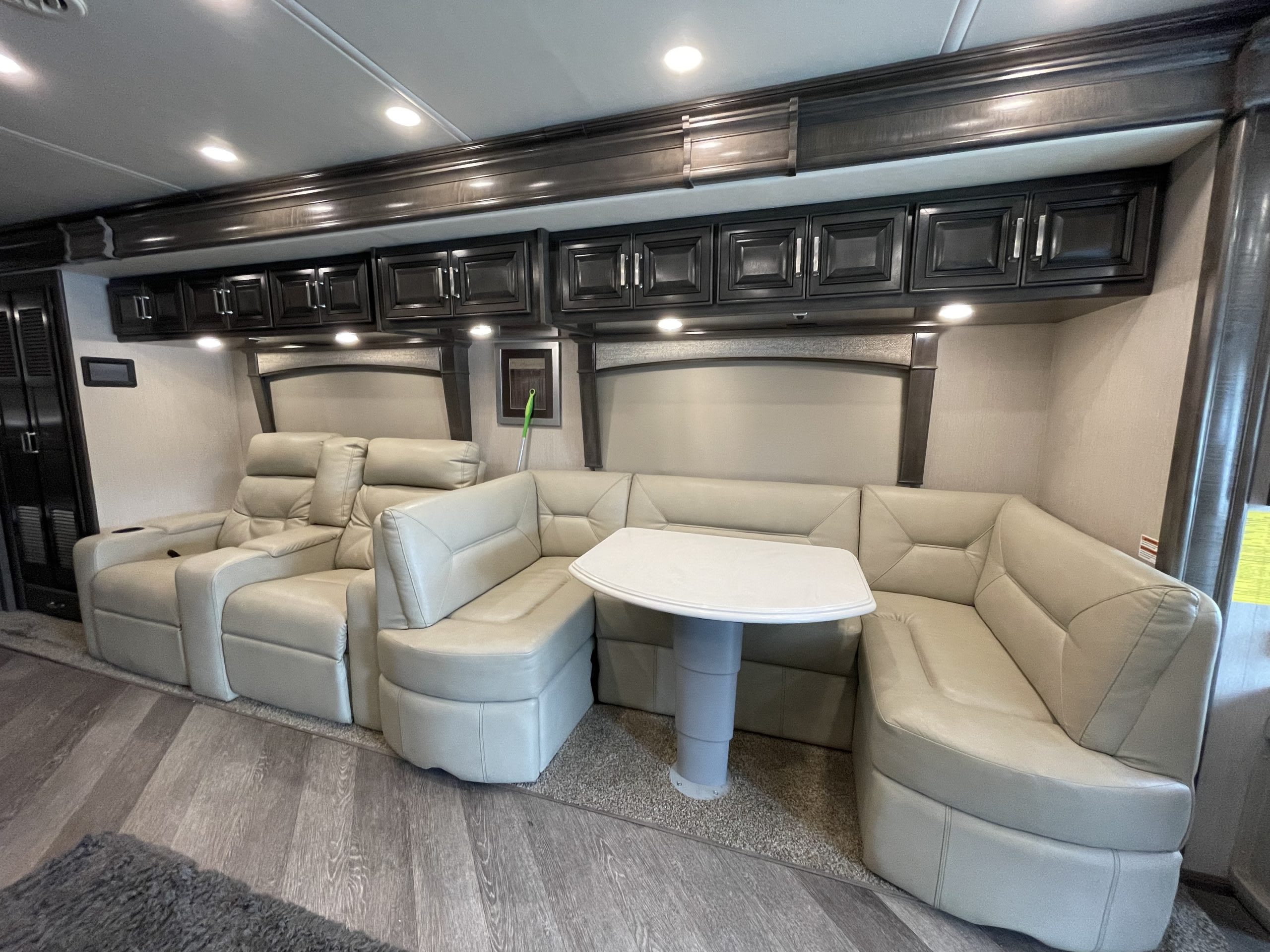 7-3268 38ft. Pace Arrow Diesel