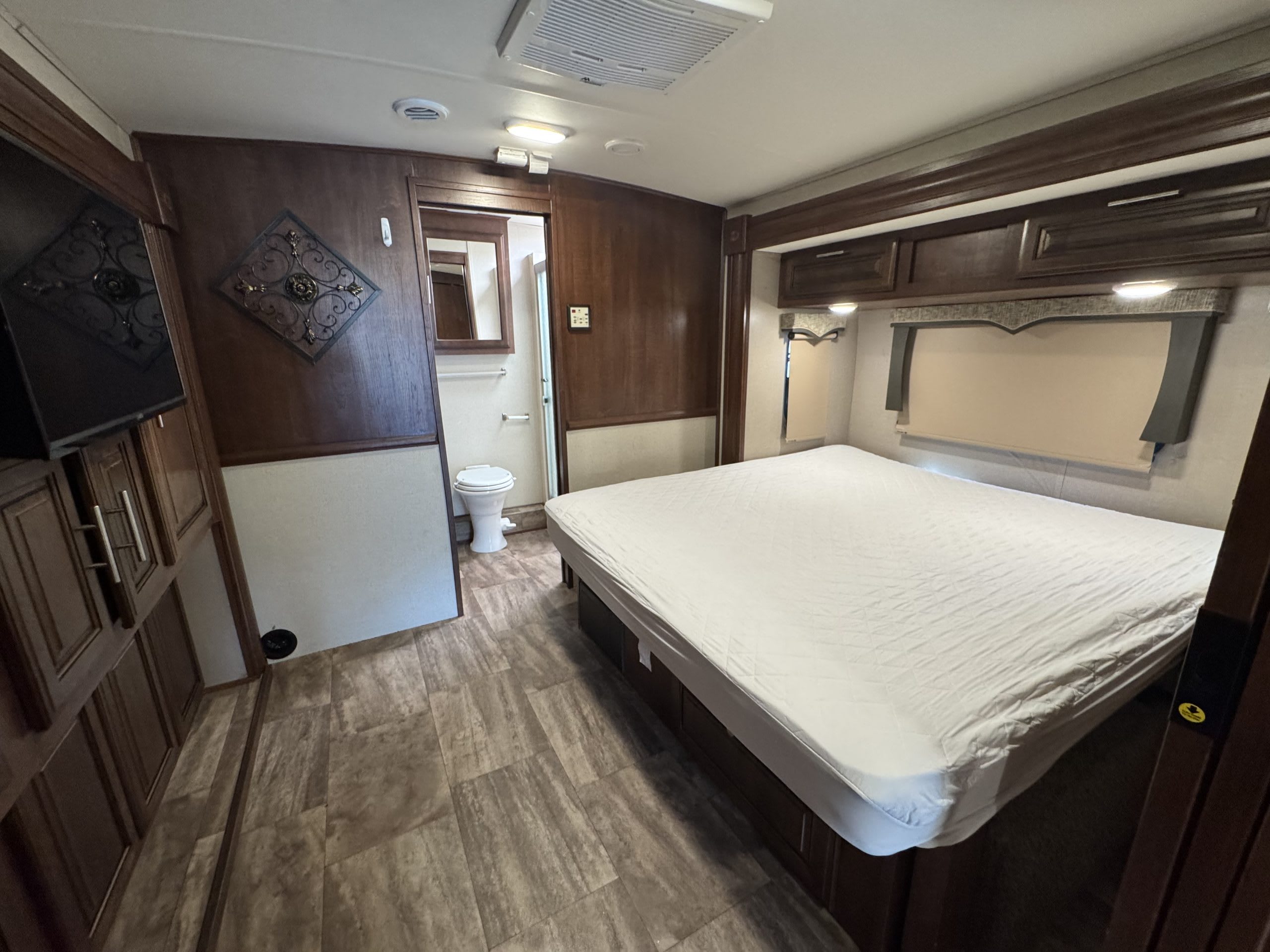 8-3296 37ft. Georgetown