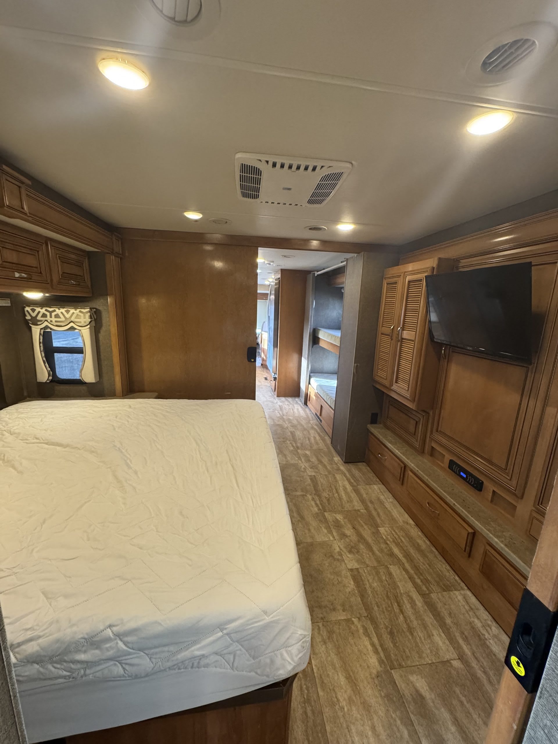 11-3071 37ft. Challenger