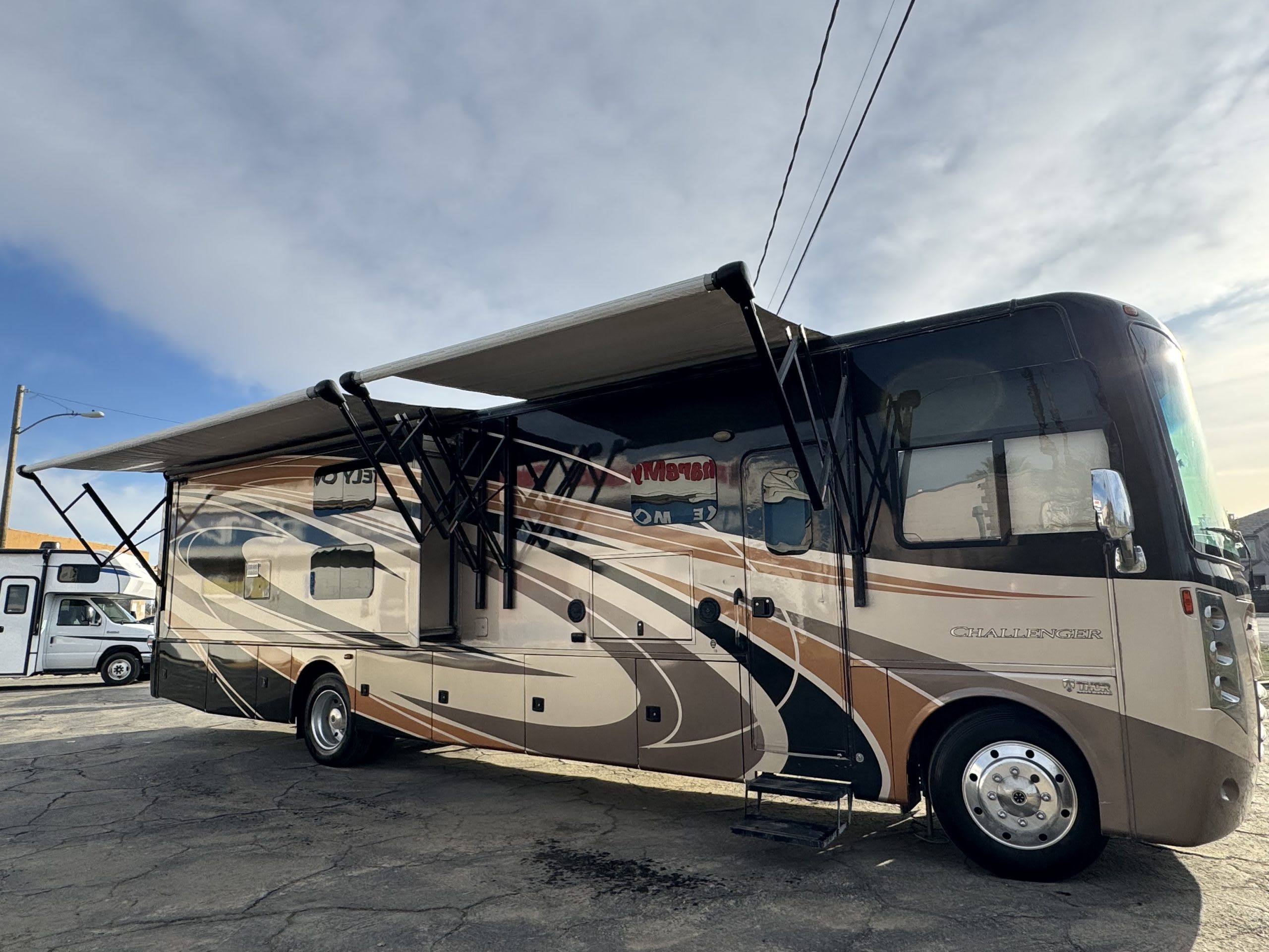 3071 37ft. Challenger
